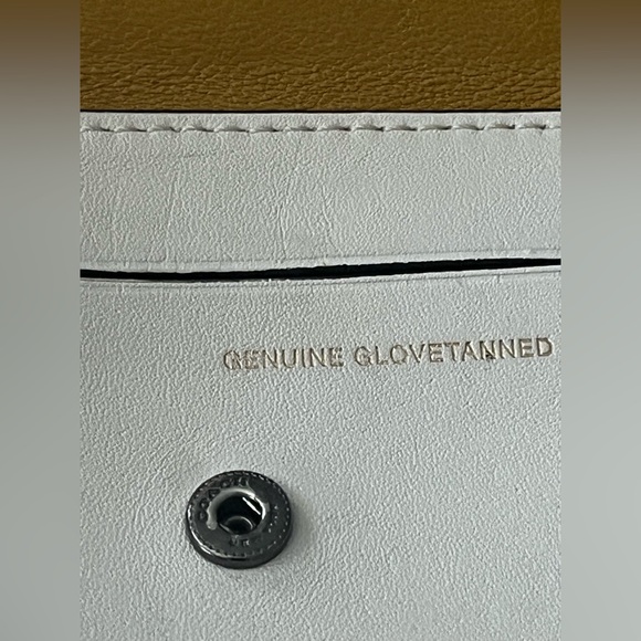 Mickey Mouse Coach clutch - Picture 15 of 16